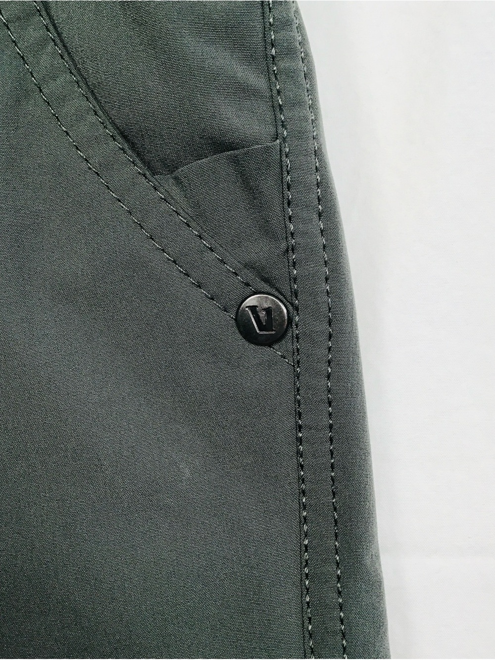 Vuori Kore men’s lined short medium - Picture 3 of 13